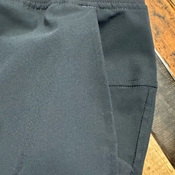 Men’s graphite grey XL License To Train athletic pants - Picture 2 of 5